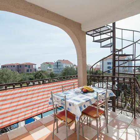 Fidelis Apartment *